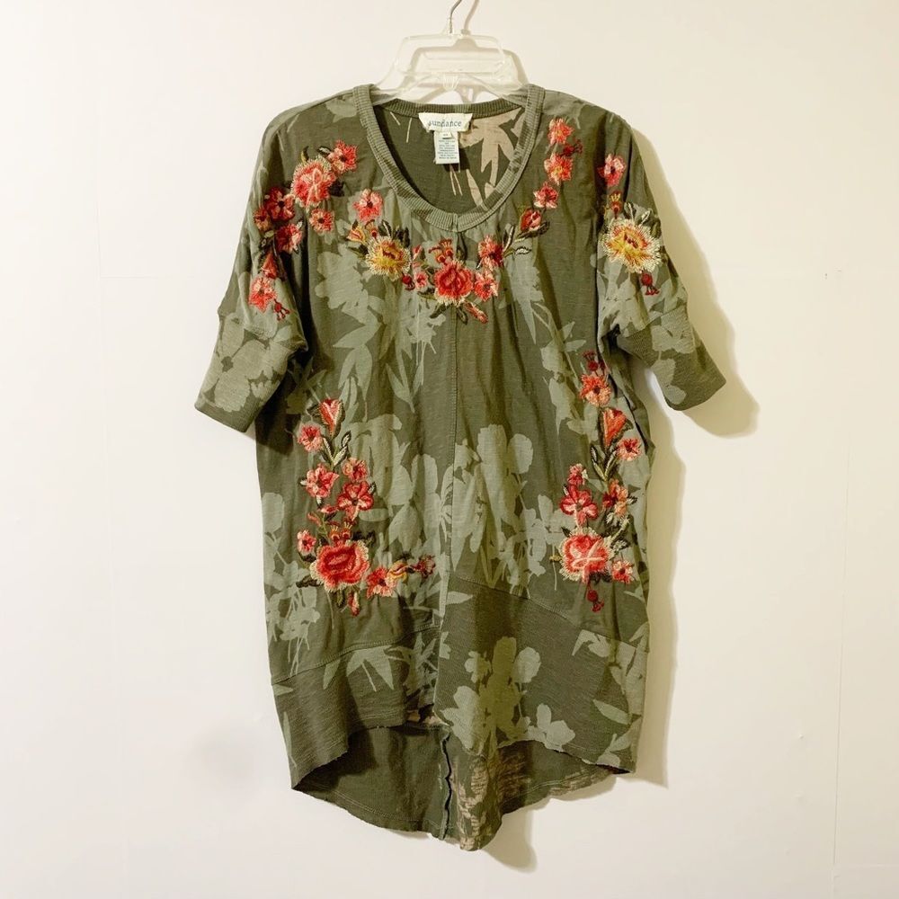 Sundance Size XS Green Floral Embroidered Short Sleeve T Shirt Tee Hi low Hem